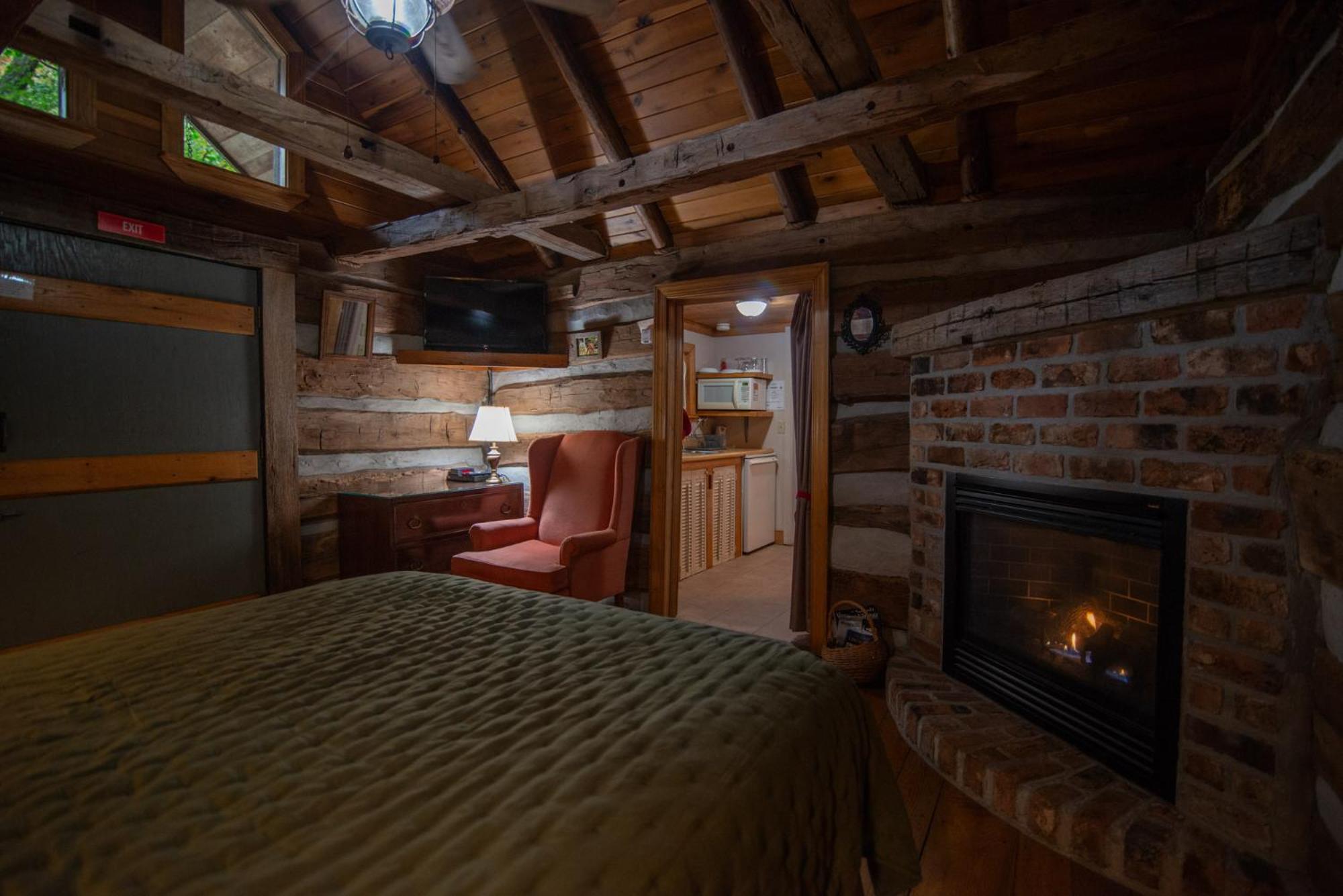 Moore House Inn & Cabins Marlinton Ruang foto