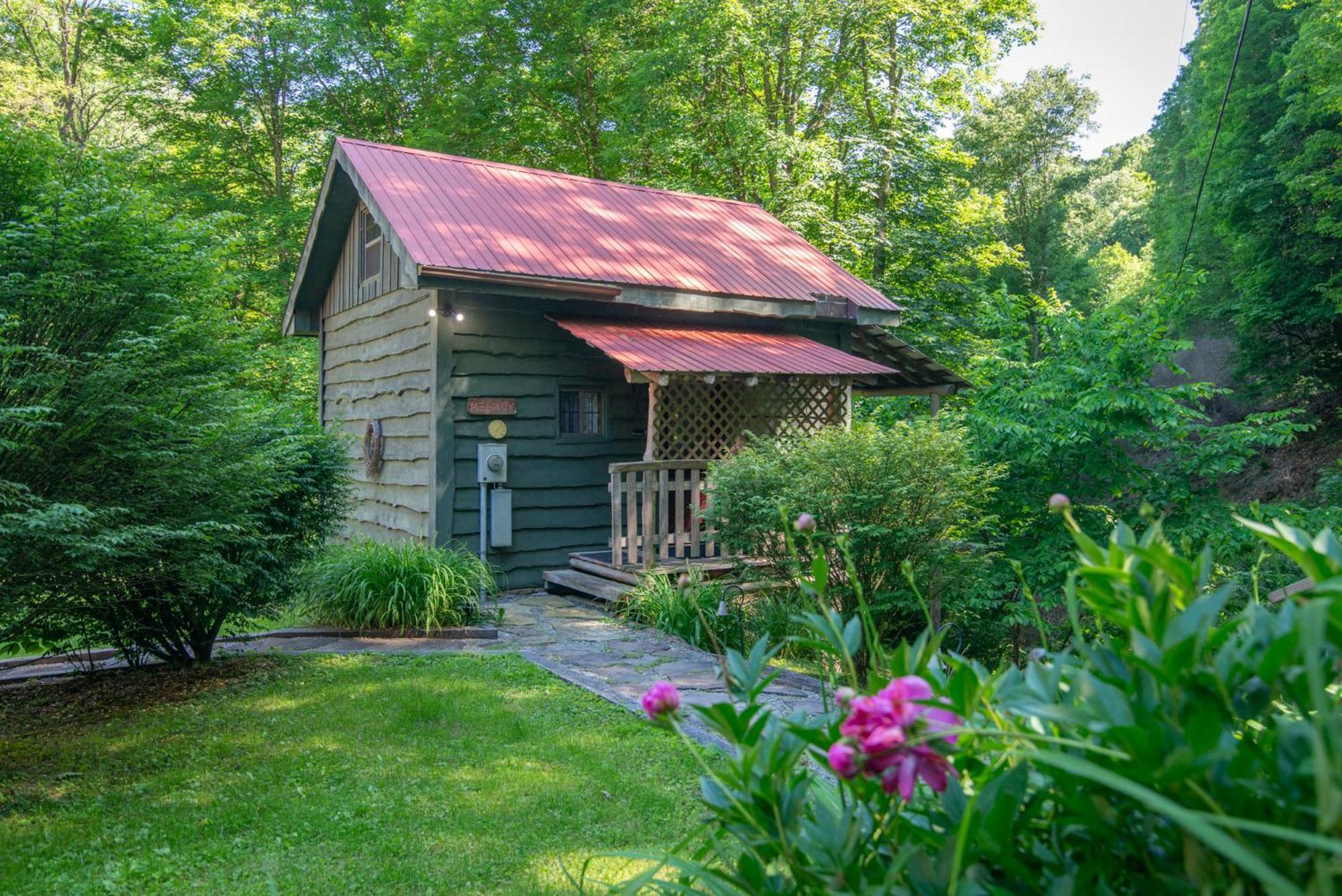 Moore House Inn & Cabins Marlinton Bagian luar foto