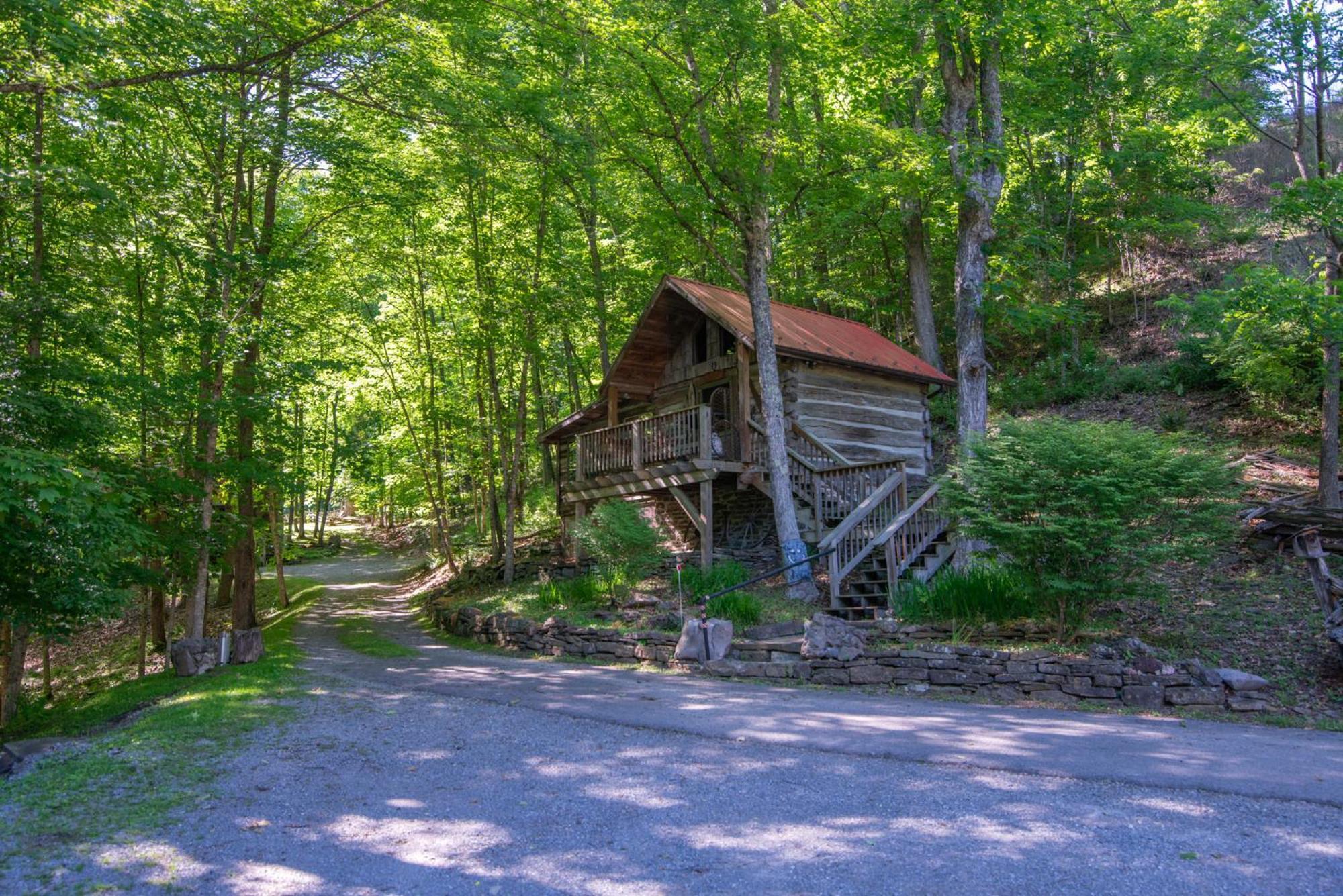 Moore House Inn & Cabins Marlinton Bagian luar foto
