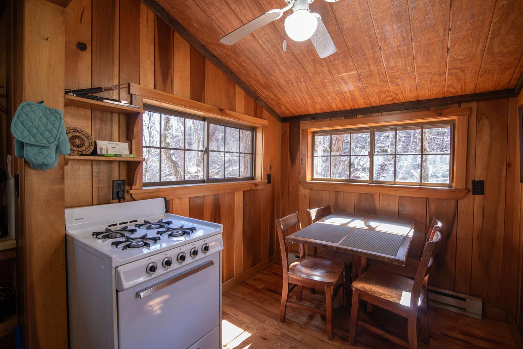 Moore House Inn & Cabins Marlinton Ruang foto