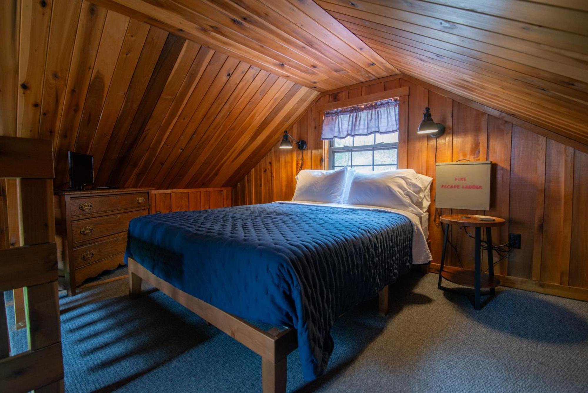 Moore House Inn & Cabins Marlinton Bagian luar foto