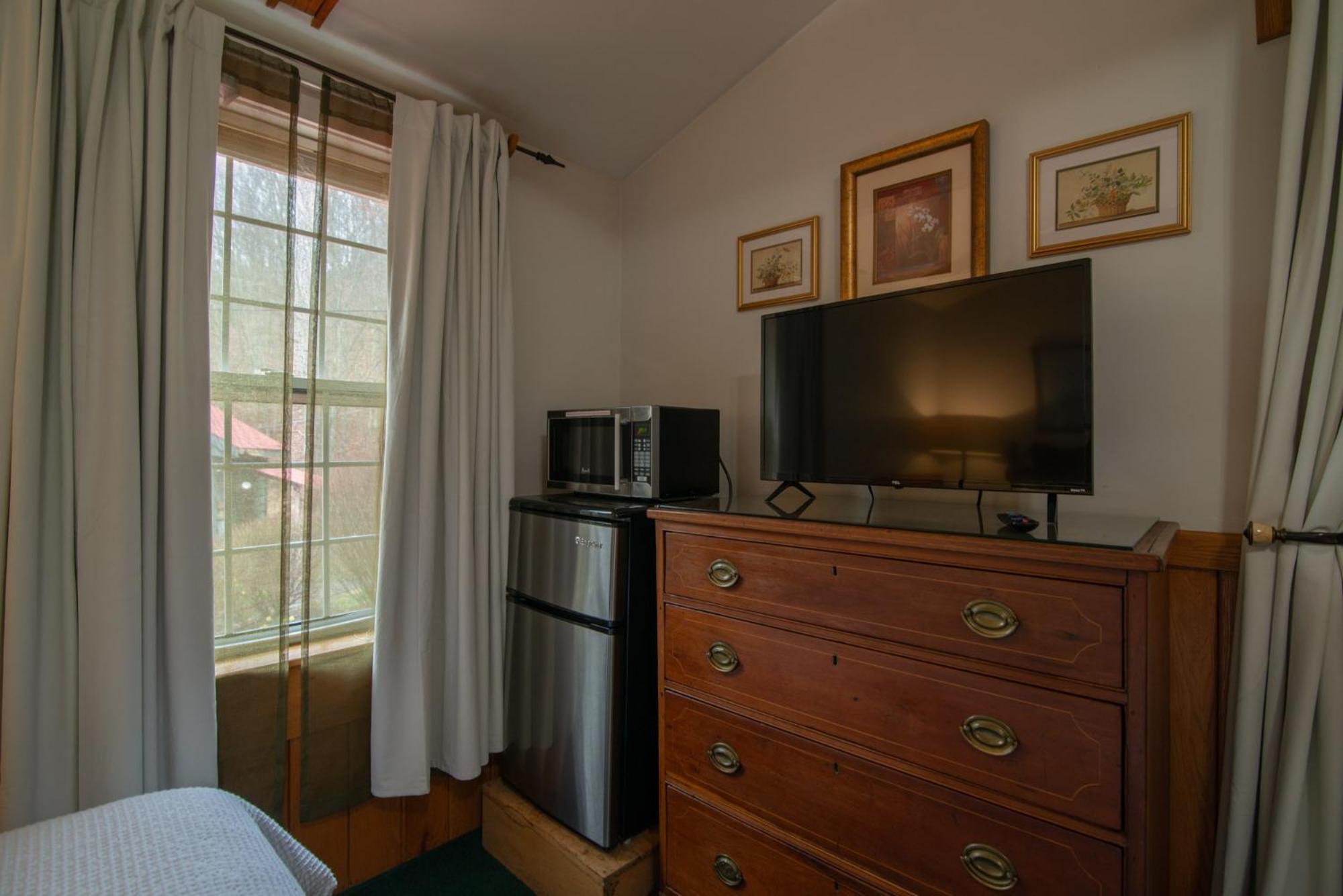 Moore House Inn & Cabins Marlinton Bagian luar foto